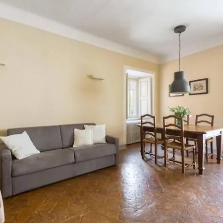 Lola Apartment *